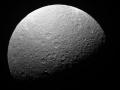 13 Mays 2008 : Satrn'n Rhea Uydusu zerindeki Eski Kraterler