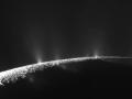24 Kasm 2009 : Cassini'nin Yakn Geii Enceladus'un Uzaya Gaz Szdrdn Gsteriyor