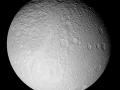 8 Aralk 2009 : Satrn Yrngesinde Dolanan Cassini'den Buzlu Uydu Tethys