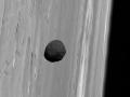 1 Aralk 2010 : Mars Ekspres'in Gzyle Phobos