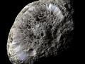 30 Haziran 2013 : Satrn'n Hyperion'u : Tuhaf Kraterlerle Dolu Bir Uydu