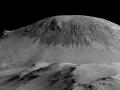 30 Eyll 2015 : Mevsimsel izgiler Mars zerinde Akan Suya aret Ediyor