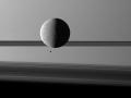 31 Mayıs 2010 : Satürn'ün Önünde Uydu ve Halkalar