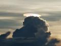 19 Şubat 2014 : Zimbabve Üzerinde Gökkuşağı Renklerine Sahip Bir Başlıklı Bulut